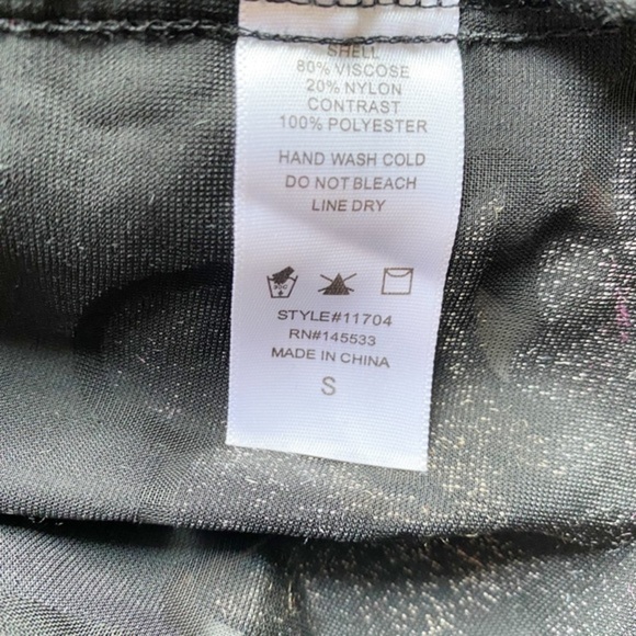 W5 Boho Velvet Floral Top w/ Ruffled Long Sleeves - Picture 6 of 8